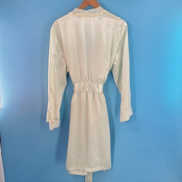Morgan Taylor Intimates green satin robe with tie XL - Picture 2 of 16